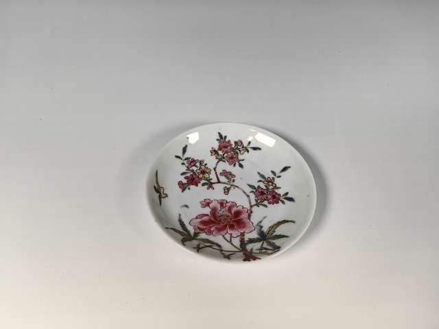 古玩陶瓷雍正牡丹花卉鳥紋小蝶真品鑒賞圖