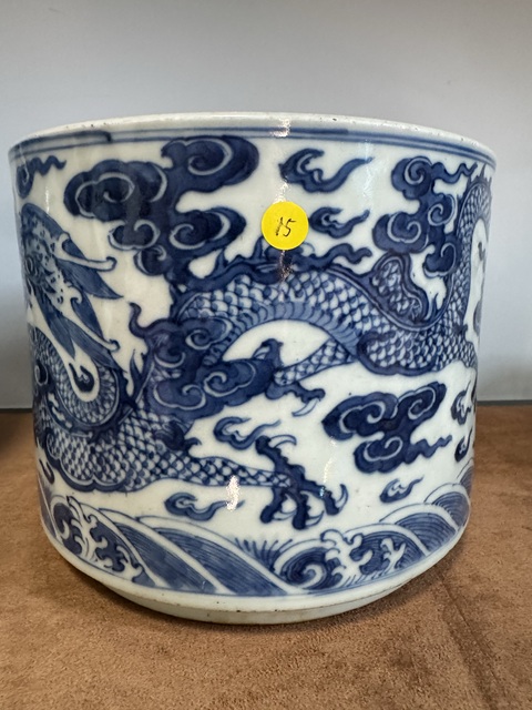 古玩陶瓷清中晚·青花雙龍戲珠紋筒式爐拍賣，當前價格15000元