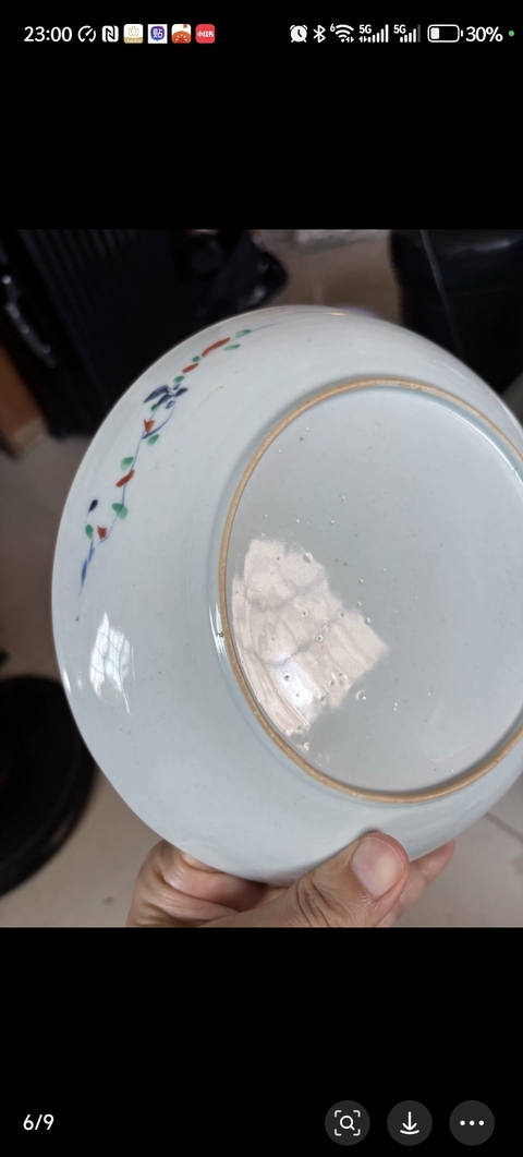 古玩陶瓷青花花卉紋盤，疑似后加斗彩真品鑒賞圖