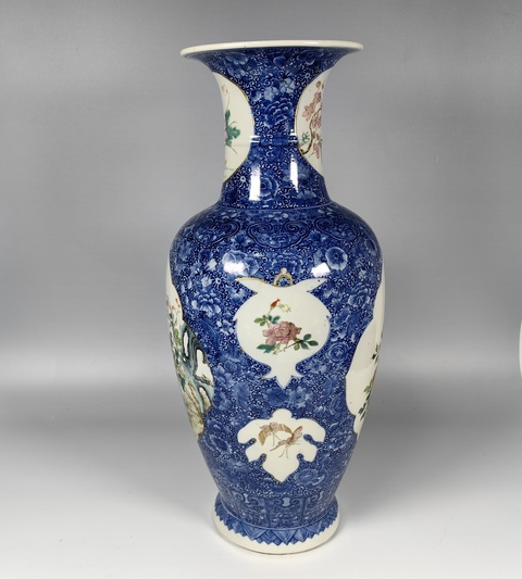 古玩陶瓷晚清民國青花留白粉彩開窗四季花卉紋觀音瓶真品鑒賞圖