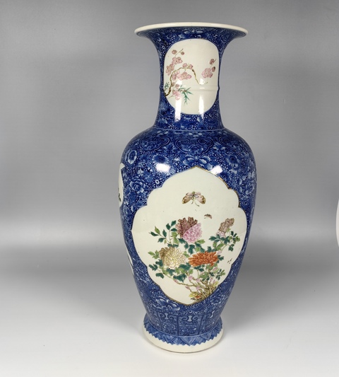古玩陶瓷晚清民國青花留白粉彩開窗四季花卉紋觀音瓶真品鑒賞圖