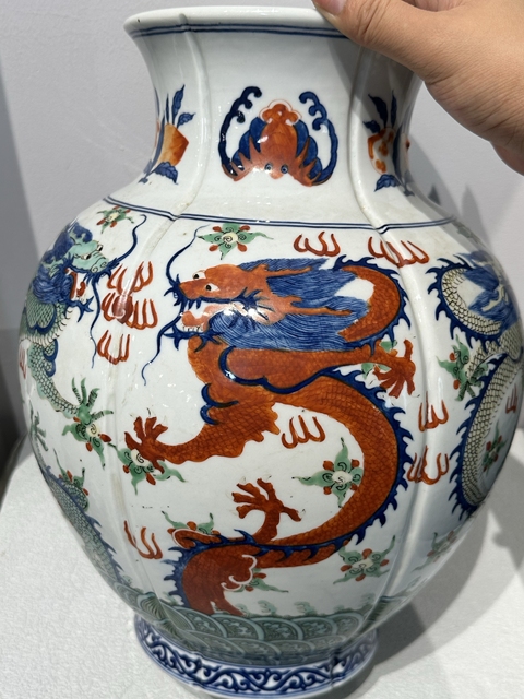古玩陶瓷青花五彩龍紋花口尊真品鑒賞圖