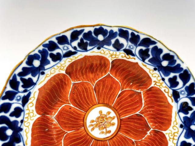 古玩陶瓷清乾隆·礬紅蓮瓣花口盤拍賣，當前價格288元
