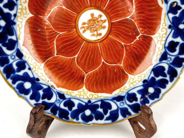 古玩陶瓷清乾隆·礬紅蓮瓣花口盤拍賣，當前價格288元
