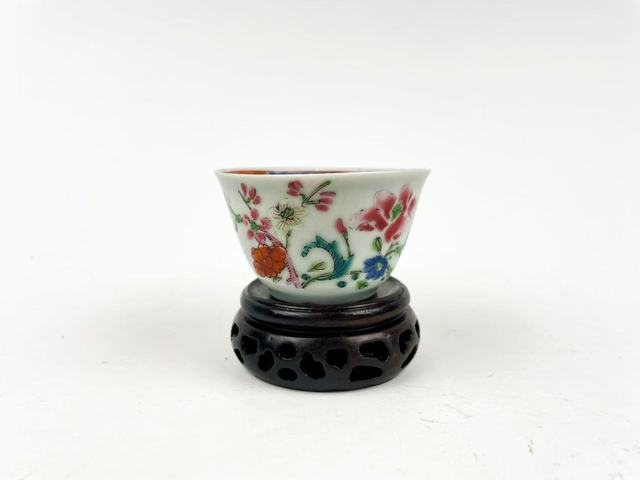 古玩陶瓷清雍正·粉彩花卉紋杯拍賣，當前價格118元