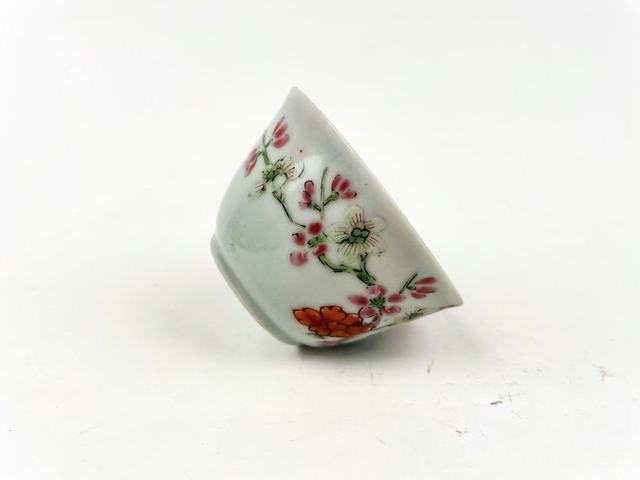 古玩陶瓷清雍正·粉彩花卉紋杯拍賣，當前價格118元