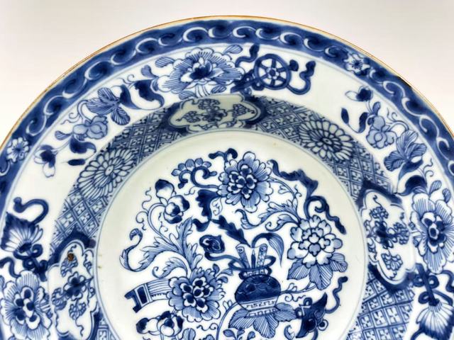 古玩陶瓷清康熙·青花博古八寶盤拍賣，當前價格198元