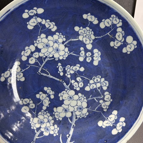 古玩陶瓷青花冰梅圖盤真品鑒賞圖