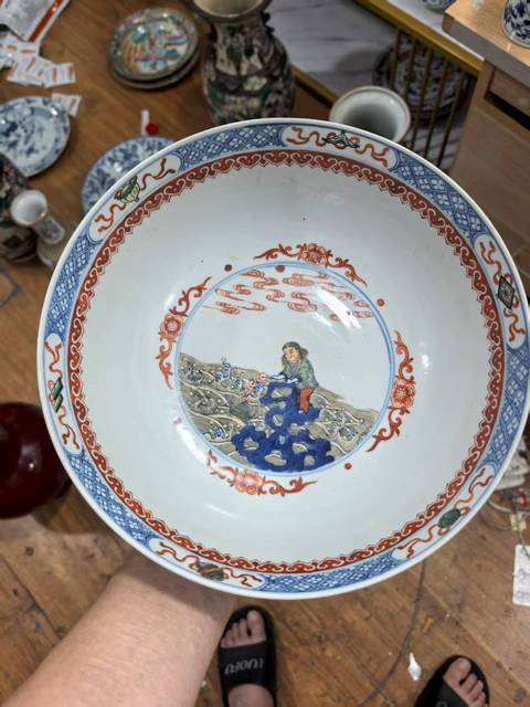 古玩陶瓷人物紋青花五彩碗真品鑒賞圖