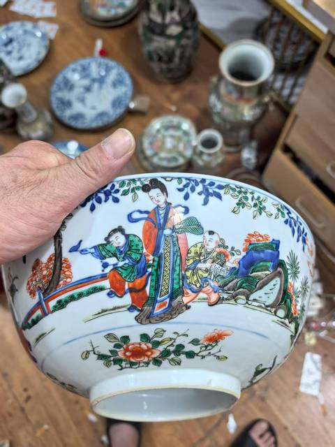 古玩陶瓷人物紋青花五彩碗真品鑒賞圖