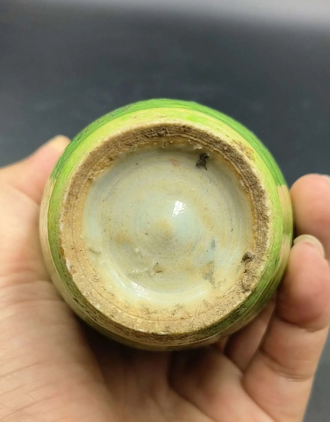 古玩陶瓷蘋果綠地軋道粉彩花卉紋柳葉瓶拍賣,當前價格999元