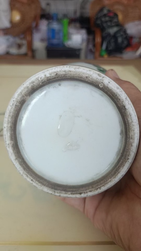 古玩陶瓷花鳥蝶紋五彩瓶真品鑒賞圖