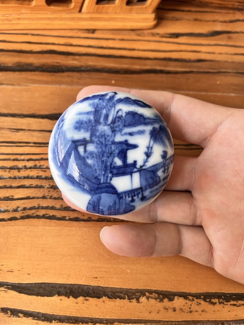 古玩陶瓷青花山水人物紋印盒真品鑒賞圖