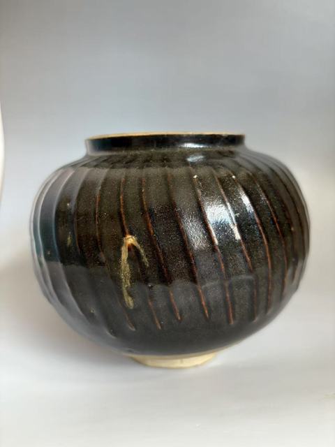 古玩陶瓷宋金時期黑釉線條罐真品鑒賞圖