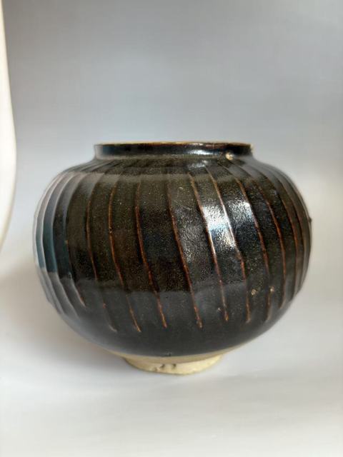 古玩陶瓷宋金時期黑釉線條罐真品鑒賞圖