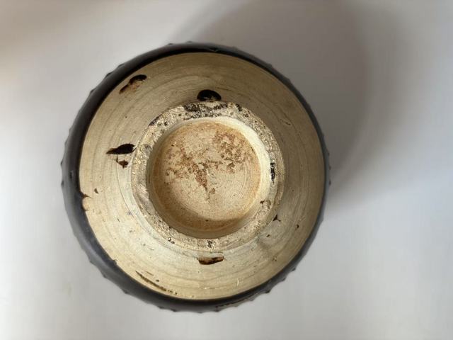 古玩陶瓷宋金時期黑釉線條罐真品鑒賞圖