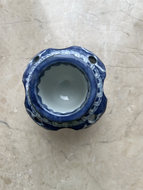 古玩陶瓷青花花卉紋杯（日本瓷）真品鑒賞圖