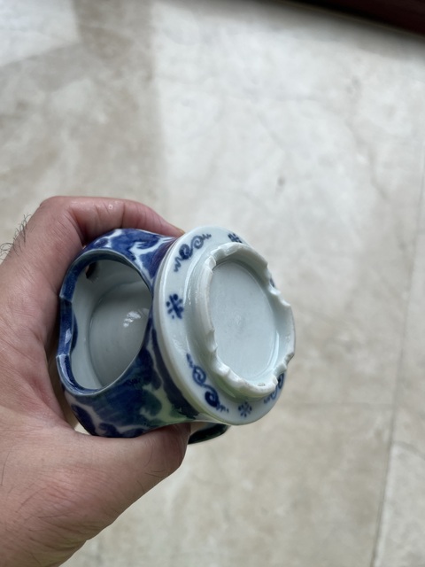 古玩陶瓷青花花卉紋杯（日本瓷）真品鑒賞圖