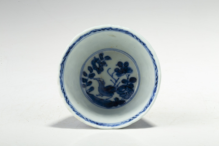 古玩陶瓷清康熙·青花開窗花卉紋花口杯
真品鑒賞圖