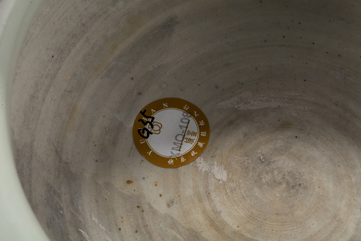 古玩陶瓷清中早·德化窯青花山水紋三足爐
真品鑒賞圖