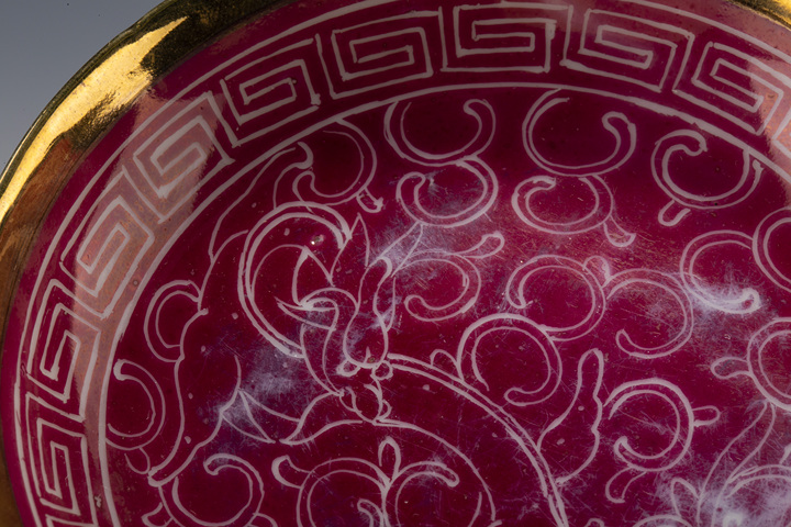 古玩陶瓷民國·胭脂紅描金穿花龍紋碟一對
真品鑒賞圖