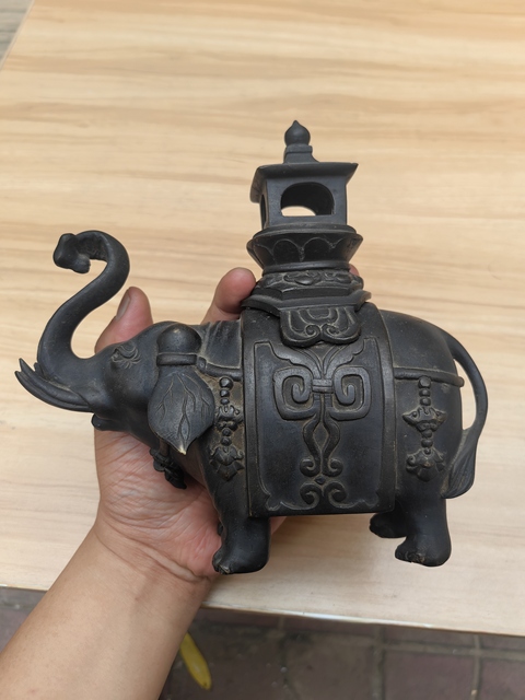 古玩銅器香熏真品鑒賞圖
