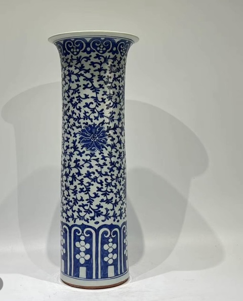 古玩陶瓷花卉紋青花花觚真品鑒賞圖