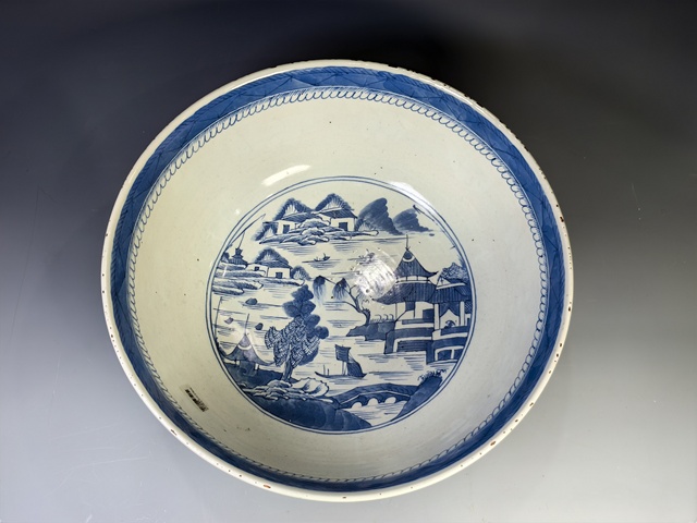 古玩陶瓷清中期·青花山水樓閣紋大碗拍賣，當(dāng)前價(jià)格5328元