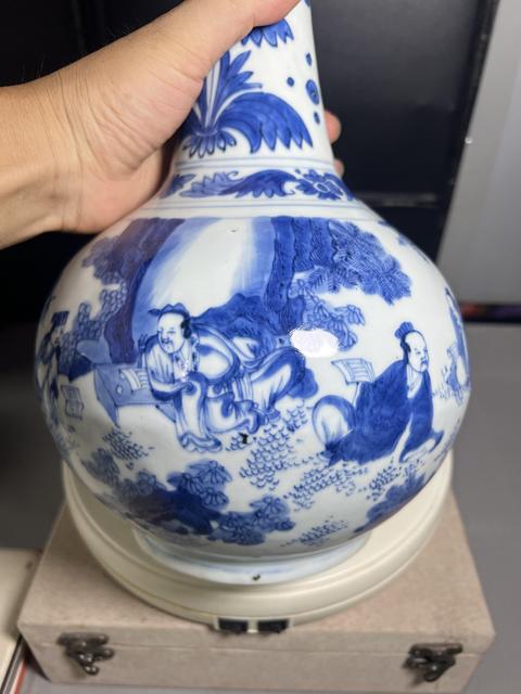 古玩陶瓷明崇禎 青花人物紋蒜頭瓶真品鑒賞圖