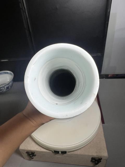 古玩陶瓷明崇禎 青花人物紋蒜頭瓶真品鑒賞圖