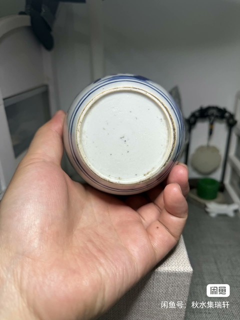 古玩陶瓷花卉紋青花罐真品鑒賞圖