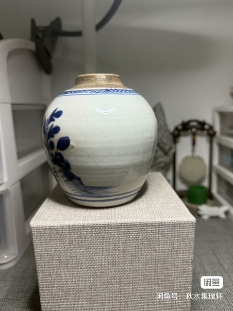 古玩陶瓷花卉紋青花罐真品鑒賞圖