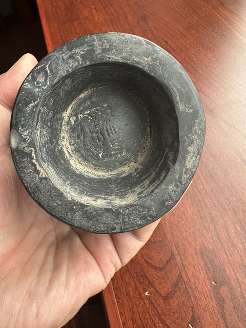 古玩陶瓷黑陶印龍紋直口瓶真品鑒賞圖