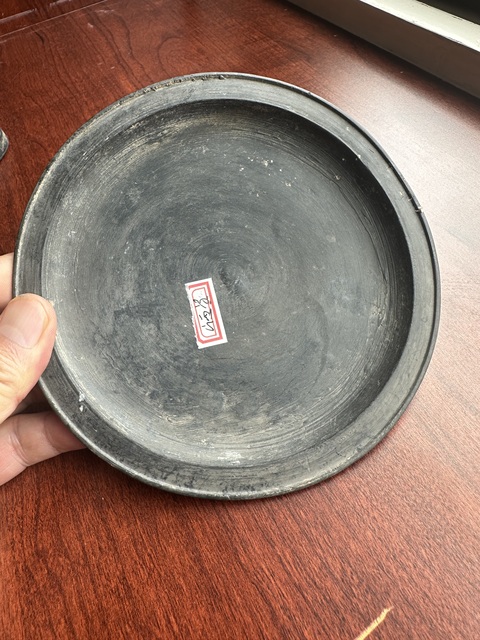 古玩陶瓷黑陶印龍紋直口瓶真品鑒賞圖