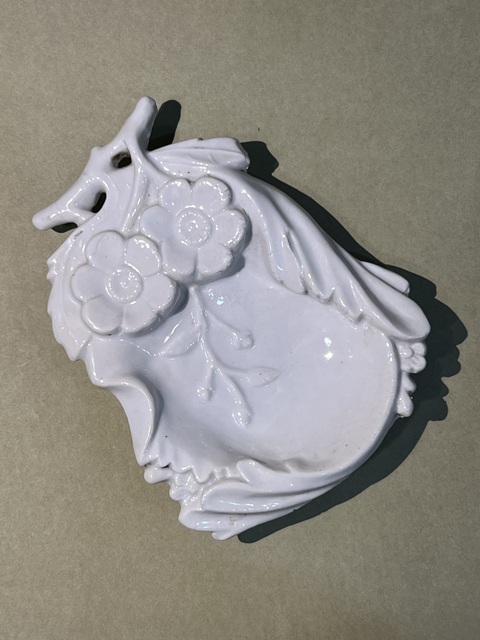 古玩陶瓷清末|德化白瓷梅花水丞拍賣,當前價格2388元
