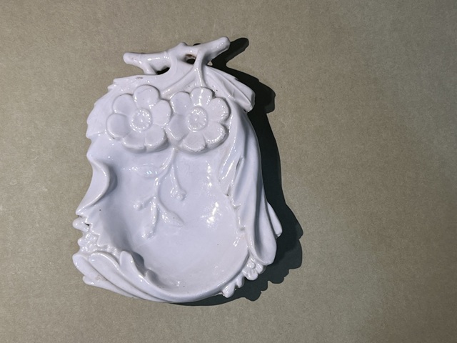 古玩陶瓷清末|德化白瓷梅花水丞拍賣,當前價格2388元