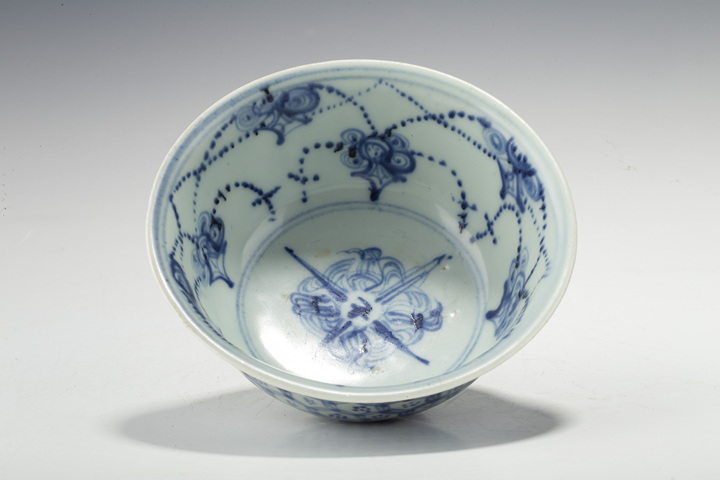 古玩陶瓷明中·青花十字寶杵龜背紋碗真品鑒賞圖