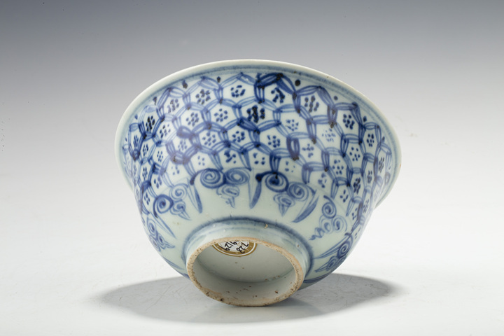 古玩陶瓷明中·青花十字寶杵龜背紋碗真品鑒賞圖