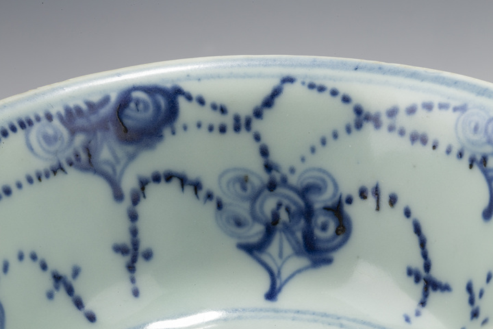 古玩陶瓷明中·青花十字寶杵龜背紋碗真品鑒賞圖