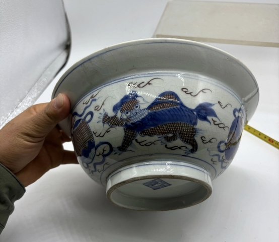 古玩陶瓷飄帶繡球獅子紋青花釉里紅碗真品鑒賞圖