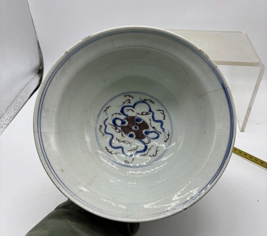 古玩陶瓷飄帶繡球獅子紋青花釉里紅碗真品鑒賞圖