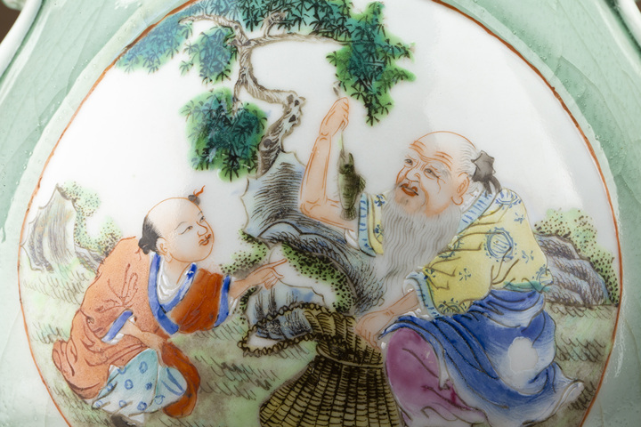 古玩陶瓷民國(guó)·青釉開窗粉彩人物故事紋獸耳鹿頭尊真品鑒賞圖