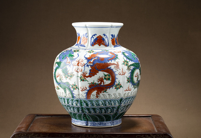 古玩陶瓷清晚·青花五彩海水龍紋尊真品鑒賞圖