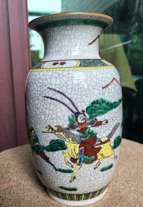 古玩陶瓷五彩刀馬旦人物故事紋瓶真品鑒賞圖
