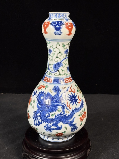 古玩陶瓷青花五彩蒜頭瓶真品鑒賞圖