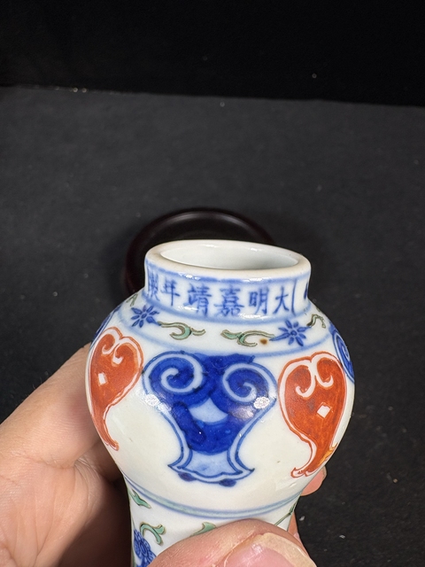 古玩陶瓷青花五彩蒜頭瓶真品鑒賞圖