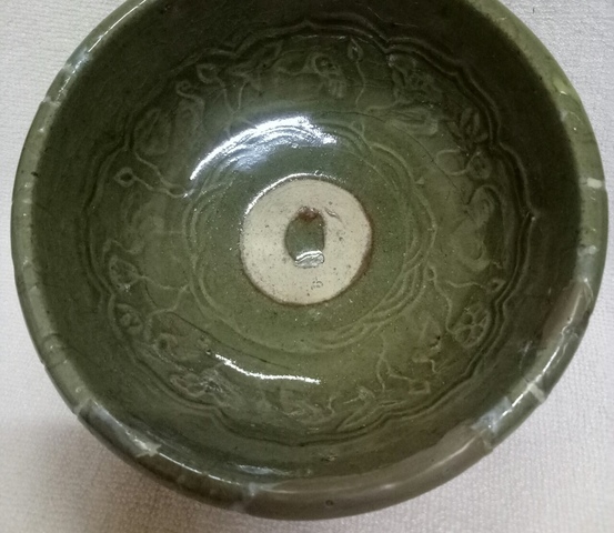 古玩陶瓷龍泉窯青釉唇口圈足澀圈碗真品鑒賞圖
