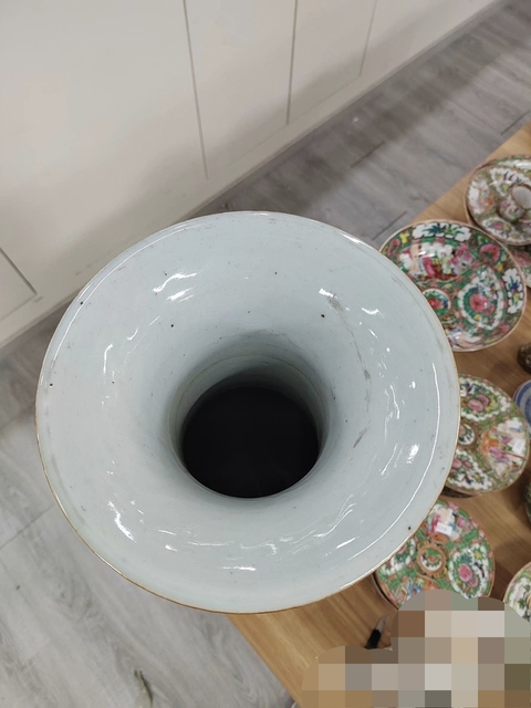 古玩陶瓷油粉彩五倫圖撣瓶真品鑒賞圖