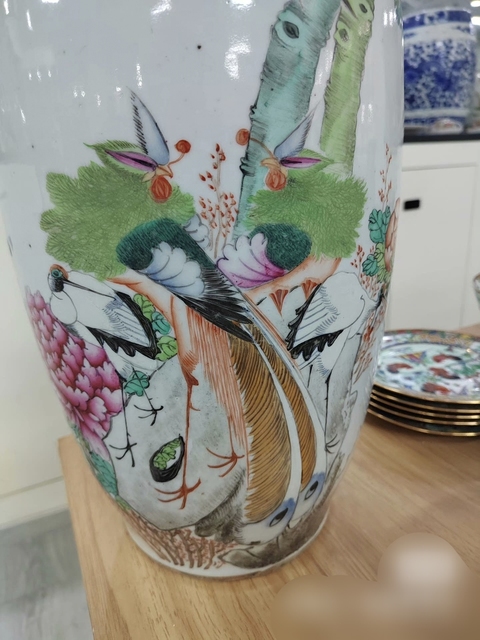 古玩陶瓷油粉彩五倫圖撣瓶真品鑒賞圖