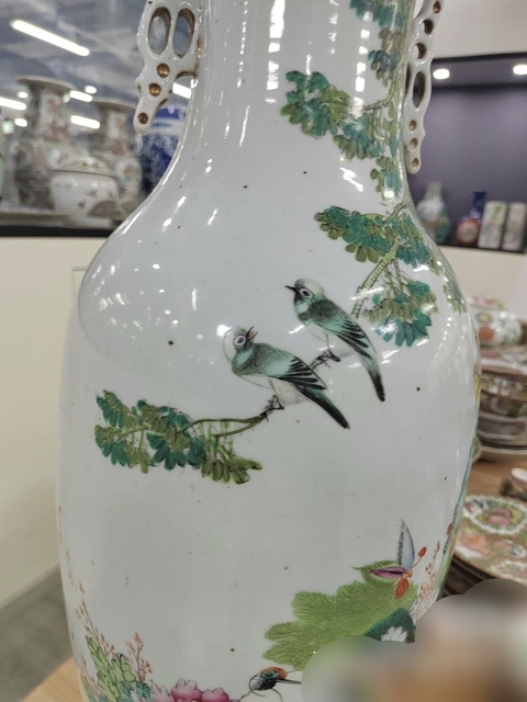 古玩陶瓷油粉彩五倫圖撣瓶真品鑒賞圖